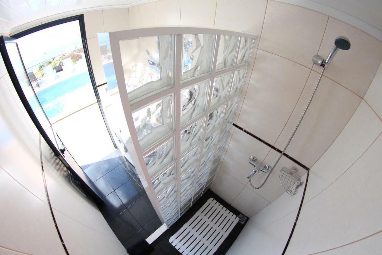 Casa Da Rainha Bungallow Estreito Da Calheta Εξωτερικό φωτογραφία